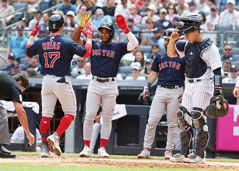 Urias become first Red Sox ro hit grand slams on consective pitches, Boston beat Yankees 8-1