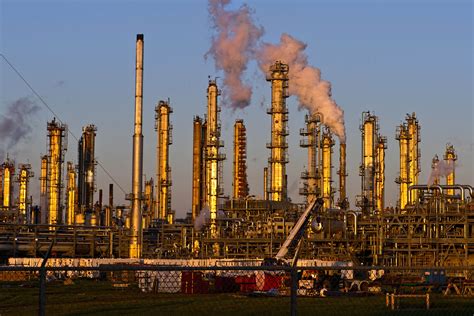 Us refineries. Chevron Corp Exxon Mobil Corp HF Sinclair Corp Show more companies HOUSTON, Aug 9 (Reuters) - Top U.S. oil refiners will run their plants this quarter at up … 