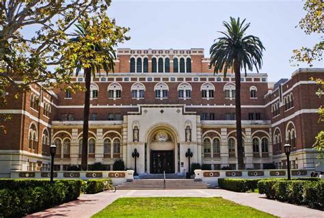 Usc visit. Find out how to visit USC and learn about its application, financial aid and campus life. Explore Discover USC events, campus tours, information sessions, admission … 