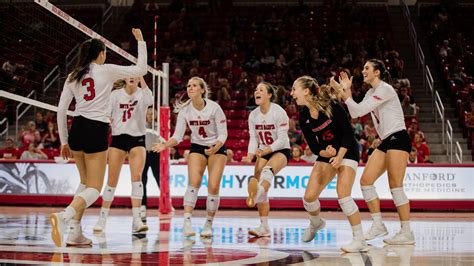 Usd coyotes volleyball schedule. Oct 16, 2021 · The Coyotes, coming off a big five-set road win on Thursday at Omaha, came out strong, taking the first two sets thanks to a combination of strong play and taking advantage of Denver's miscues. South Dakota had 12 kills and only two errors in hitting .455 in set one and added eight kills on only four errors for a set two victory. 