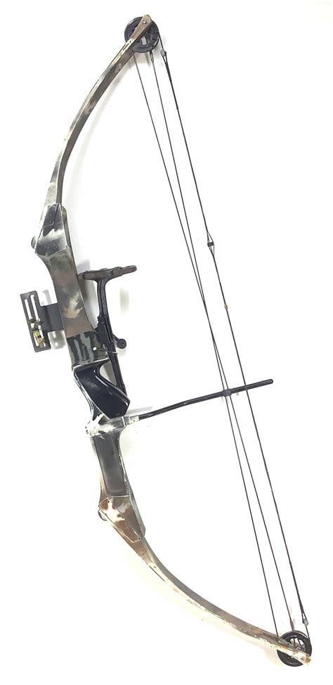 Used compound bows. The Quest Radical is a highly adjustable compound bow which makes it great for different kinds of competition. It has the draw length that goes from 17.5 inches to 30 inches. The draw weight ranges from 15 pounds to 70 pounds. Its axle to axle length is 29.25 inches and brace height is 7.125 inches. Package Items. 