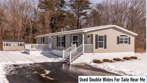  Mobile homes can come in single-wide or double-wide. Single-wides are 18 feet (5.5 m) or less in width and 90 feet (27 m) or less in length and can be towed to their site as a single unit. Double-wides are 20 feet (6.1 m) or wider, and are 90 feet (27 m) in length or less, and are towed to their site in two separate units, which are then joined ... 