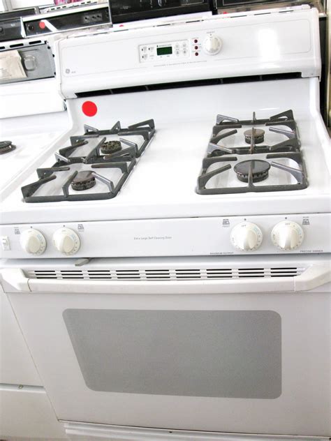 Apr 5, 2024 · We’ve bought and tested over 80 gas ranges, including models from (left to right) LG, GE Profile, and Samsung. Photos: LG, GE, Samsung. There’s a lot to love about a gas range, including its ... 