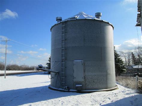 The larger the grain bin, the higher the cost. The price will also depend on whether you’re buying a home kit, purchasing a new silo, or purchasing an old silo. Grain bins can cost as little as $30 per square foot, sometimes less. Old silos will be the cheapest option but may require the most work to repurpose.. 
