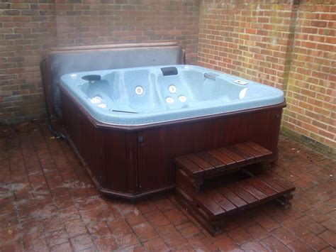 Used hot tub. As people age, they may find it more difficult to get in and out of a traditional bathtub. For seniors who want to maintain their independence and enjoy the therapeutic benefits of... 