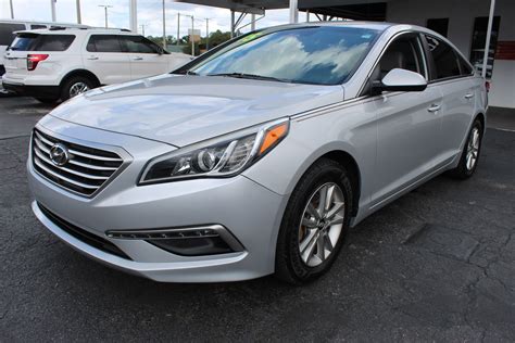 Used hyundai sonata under dollar5000. Mar 29, 2023 · Hyundai. Hyundai reveals the styling of the 2024 Sonata before its official debut at the Seoul Mobility Show later this month. The '24 Sonata gets a pair of 12.3-inch displays in the cabin and an ... 