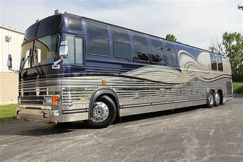 1997 Prevost Other , I have a great 1997 Prevost tour bus. Measures at 44 feet 8 inches, just under 25 tons. Detroit 60 engine, new radiator, new batteries for starter and for the new generator. This beast has a Bosch …