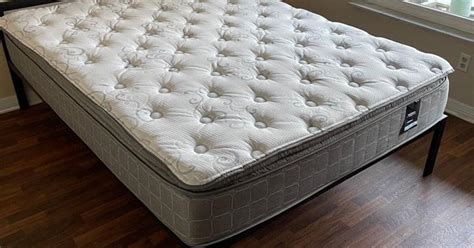 Invest in comfortable, restful sleep for your family with mattresses that suit individual sleeping styles and preferred levels of firmness. ... Queen Gel Memory Foam ….