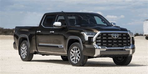 Toyota Tundra. A new Toyota Tundra's average price is 48155 and the price range is 39111 to 57846. A 3-year-old used Toyota Tundra's average price is 50050 with a price range of 39991 to 60711. See below for the average Toyota Tundra price across model years. Toyota Tundra 2017-2022 47141.. 