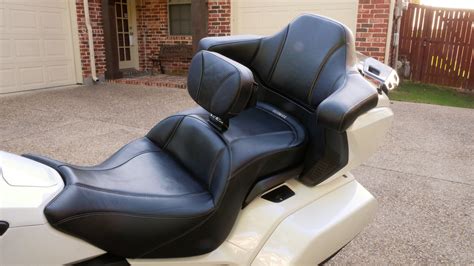 Dec 20, 2023 · Manufacturer - Ultimate Seat. There is scuffing and scratches throughout the fabric of the seat and underneath the seat. Ultimate Seats 12820 - Motorcycle Seat for Slimline and FLH 2009-up | eBay . 
