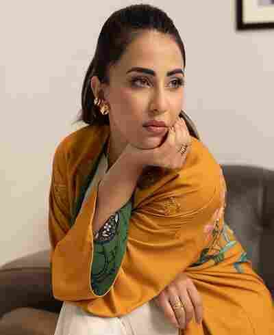 Ushna Shah Husband, Age, Height, Sister, Wiki & Dramas