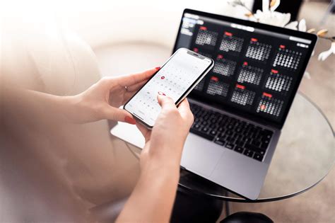 Using Calendar on iPhone XS and MacBook Pro Image Finder