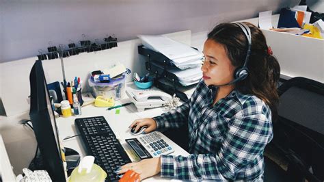 Connect with our customer service representatives to help resolve your issue and get back on track. Email: USPS ® Customer Service. Call: 1-800-ASK-USPS ® (1-800-275-8777) Hours of Operation. Monday – Friday 8 AM – 8:30 PM ET. Saturday 8 AM – 6 PM ET. Federal Communication Commission (FCC) Telecommunications Relay Services (TRS) –..