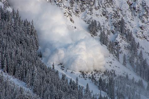 Utah avalanche. "An Avalanche is a bunch of loose snow sliding down the mountain": Avalanche professionals call these "sluffs." Loose snow avalanches account for only a very small percentage of deaths and property damage. What we normally call avalanches are "slabs" or cohesive plates of snow that shatter like a pane of glass and slide as a unit off the ... 