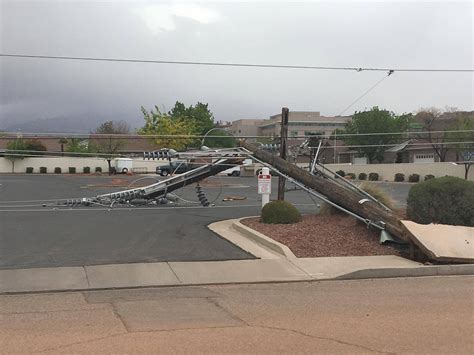 The cause of the outage has yet to be discovered but crews are working to restore power to its 4,943 affected customers. The company is estimating that the power will be back on by 2 p.m. We’re aware of a power outage affecting 4,943 customers in the areas of Murray, Midvale and Cottonwood Heights, UT.. 