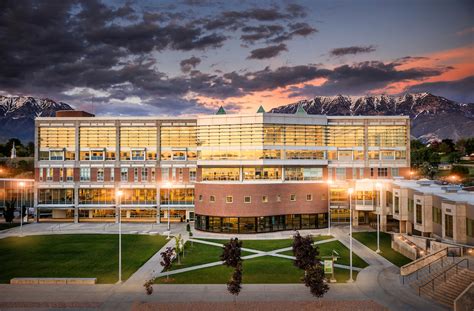 Utah valley university institute. This list of the 10 best colleges in Canada includes information that may help you choose your school. If you’re looking for a prestigious place to learn in Canada, one of these 10... 