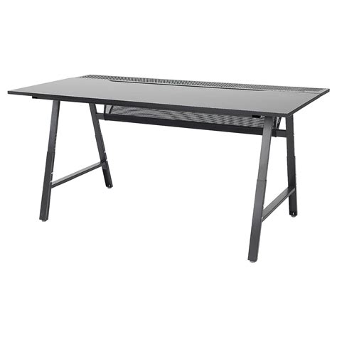 UTESPELARE Gaming desk, black, 160x80 cm Raise the large, sturdy UTESPELARE gaming desk to a height that optimally suits you. The metal mesh at the back of the table top allows air to circulate and cool your PC when the match heats up. Goes well with the matching UTESPELARE gaming chair.. 