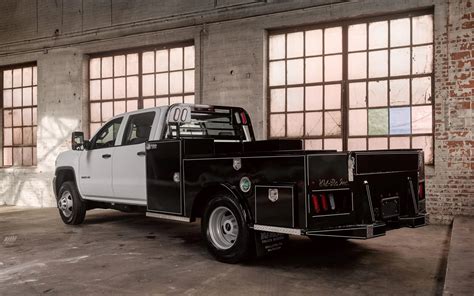  A utility truck – service truck is a truck with numerous compartments built into the bed. The terms utility and service can both be used interchangeably in this instance. These trucks are meant for carrying small loads. Utility and service are actually used to categorize a large variety of trucks. Basically, any motorized vehicle with a truck ... . 