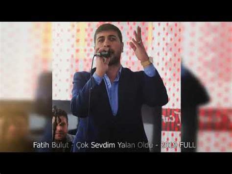 Uykular haram oldu çok sevdim yalan oldu gençliğim talan oldu .