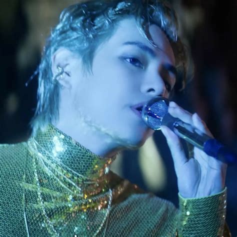 V 'Love Me Again' Official MV - balustradellc