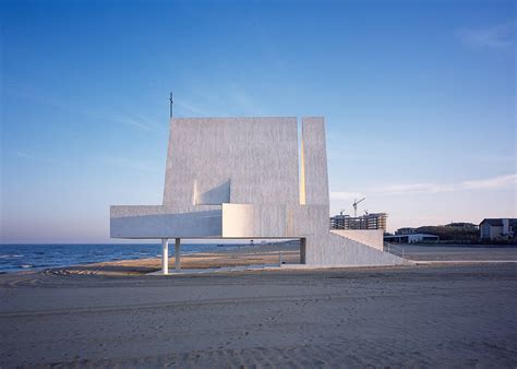 Vector Architects completes a seaside library with board-marked ... - balustradellc