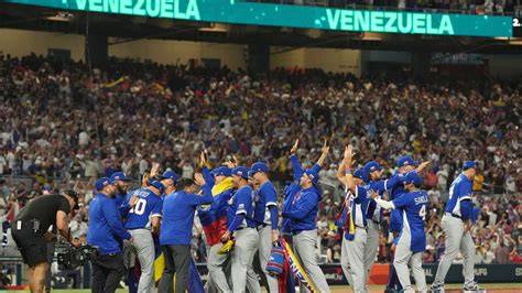 Venezuela rallies past Italy 4-2 and will face US for World Baseball ... - raincitystudios.com
