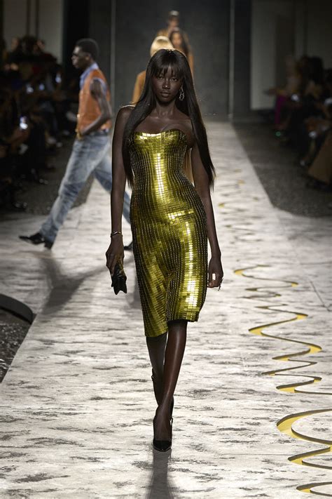 VERSACE . 