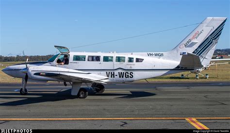 VH-WGS Cessna 404 Titan Aero Logistics - JetPhotos