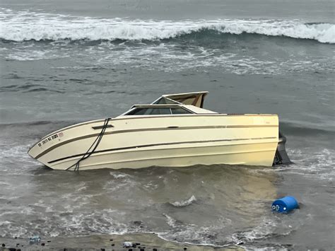 VIDEO: Abandoned boat washes up on Torrey Pines State Beach