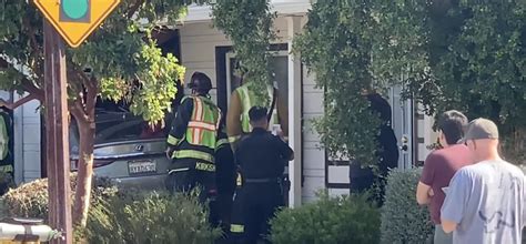 VIDEO: Car crashes into Redwood City home