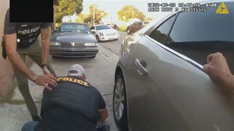 VIDEO: Florida police officer taunts onlookers during arrest
