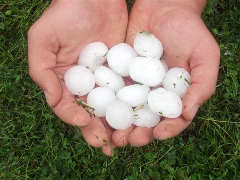 VIDEO: Golf ball-sized hail damages Hill Country property