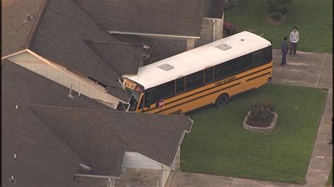 VIDEO: School bus crashes into Chicago home