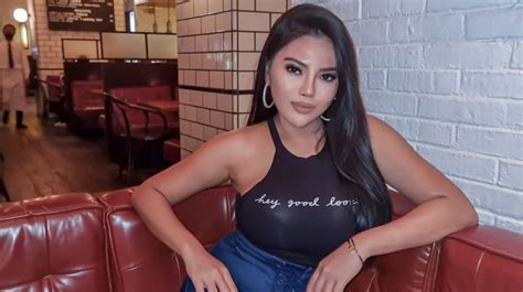 VIDEO BOKEP ZIZE grind sensual & senyum manis scene seru pilih kualitas PornCom pemburu bokep gratis favorit pengguna image 1