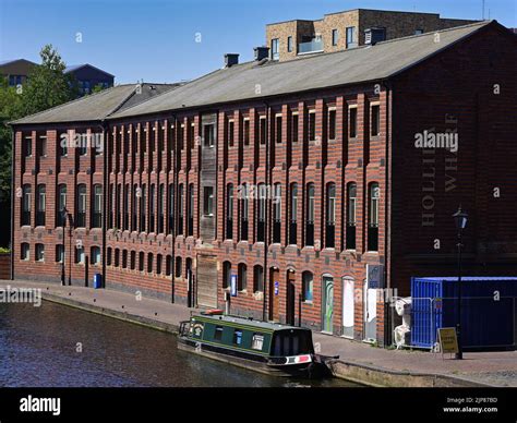 Video Historic industrial canal side building - Shutterstock - balustradellc