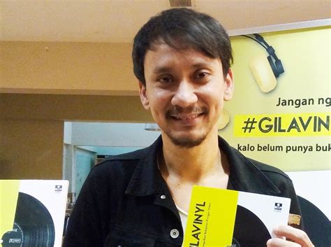 Vincent Rompies dan Piringan Hitam - balustradellc