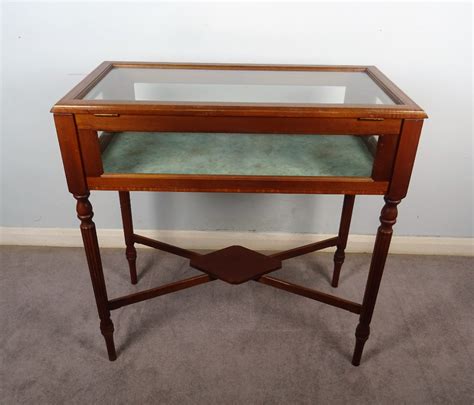 Vintage Display Table - 1,511 For Sale on 1stDibs - balustradellc