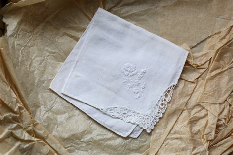 Vintage Linens Unveiled: A Guide to Identification - muktibox.com