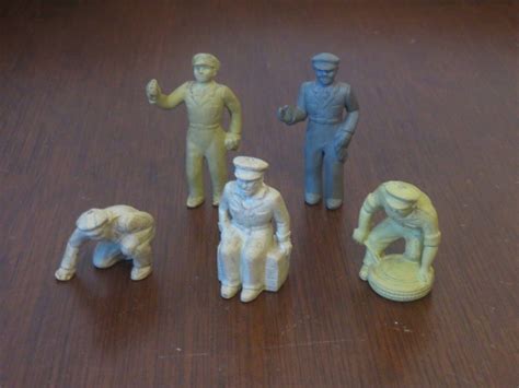 VINTAGE MARX GAS STATION GARAGE PLAYSET FIGURE LOT All 5 …