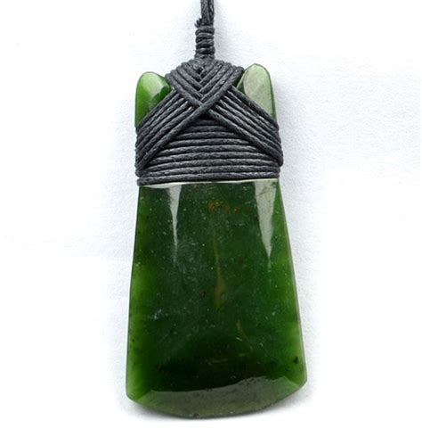 VINTAGE NEW ZEALAND NEPHRITE JADE GREENSTONE HEI TIKI POUNAMU PENDANT MAORI