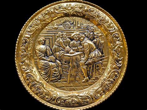 Vintage Peerage England Wall Hang Embossed Brass Round Plate Plaque ... - balustradellc