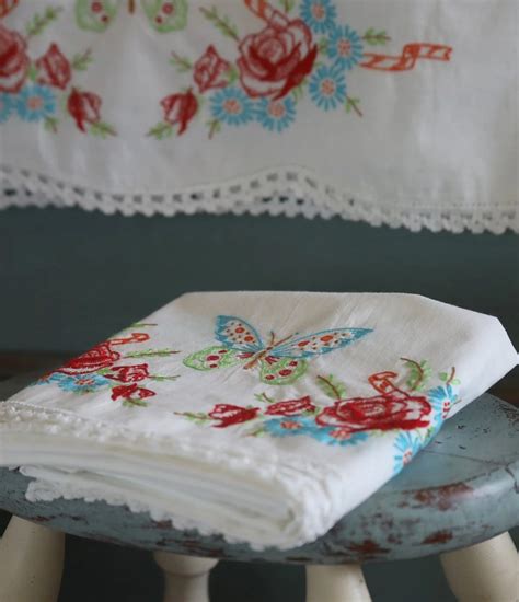 Vintage Pillowcases and How to Repurpose! - Made on … - muktibox.com