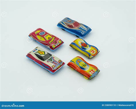 Vintage Tin Toy Cars - Classic Vehicles for Collections - muktibox.com