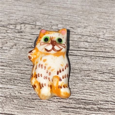 Vintage UK Gold Cat Pin Badge BALLOU REG Collectible Jewelry - balustradellc