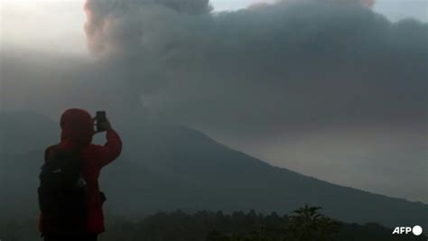 Visiting volcanoes big business in Indonesia but safety … - balustradellc