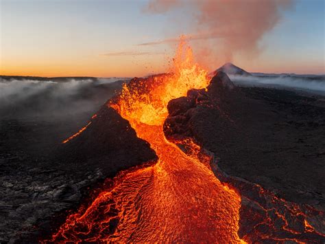 Volcanoes & Volcanic Landforms - U.S. National Park … - muktibox.com