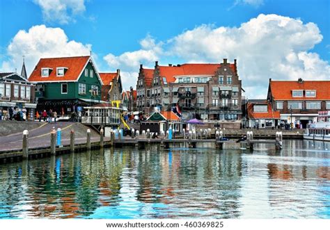 Volendam: The charming Dutch fishing village - Exploring Holland - balustradellc