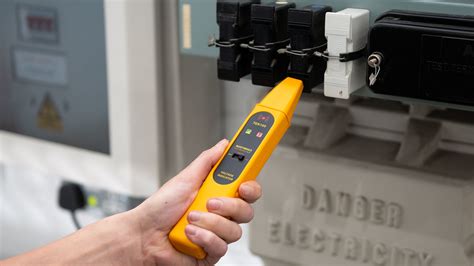 Voltage Detectors & Testers - Total Tools - balustradellc