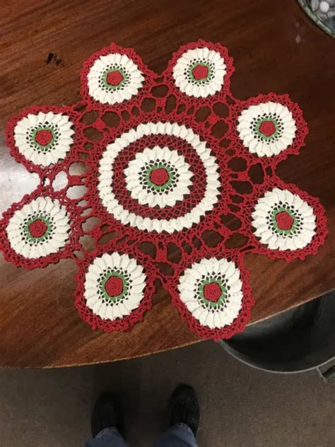 VTG Hand Crocheted Doily - 5 1/2” - Green/White/Red- Scalloped