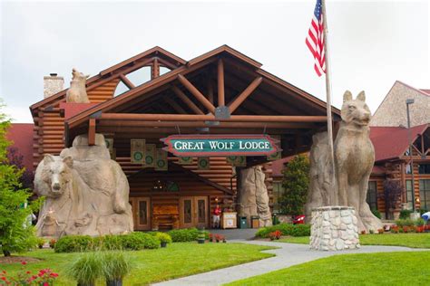 Vacation Packages in 2024 Williamsburg Resort Great Wolf Lodge